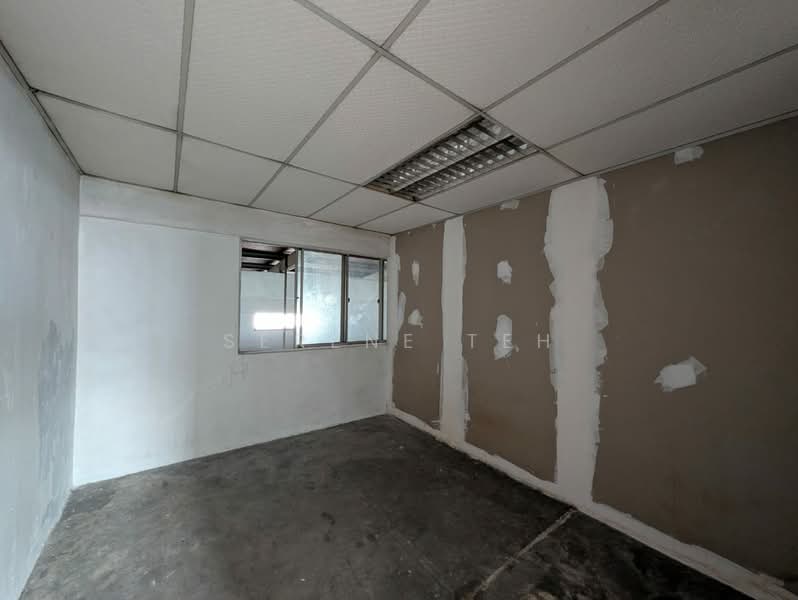 Terrace Factory for Rent in Taman Putri Kulai (Kulai) - Serene Teh - Interior - PropertyGuru.com.my