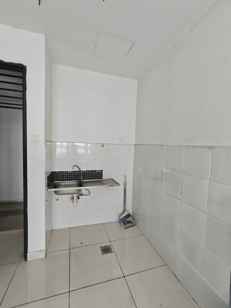 Kediaman Servis untuk Disewa di Kiara Plaza - Isaac Sim - Kitchen - PropertyGuru.com.my
