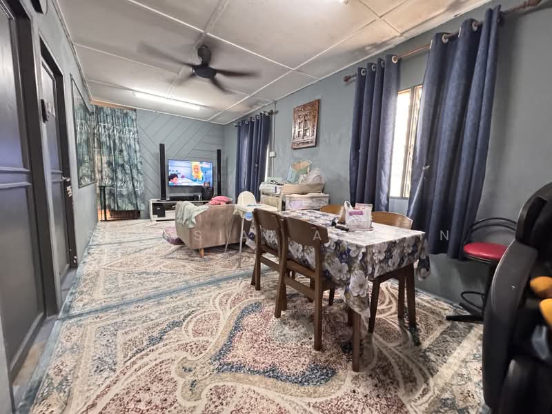 Rumah Teres 1 Tingkat untuk Dijual di Bandar Kinrara Seksyen 1 (Bandar Kinrara) - SHAMSIAH AJMAIN - Living Room - PropertyGuru.com.my