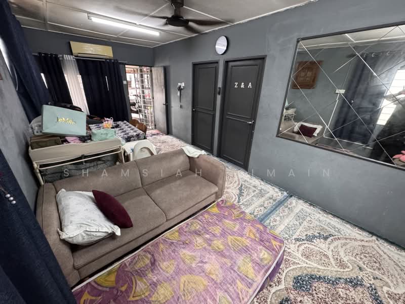 Rumah Teres 1 Tingkat untuk Dijual di Bandar Kinrara Seksyen 1 (Bandar Kinrara) - SHAMSIAH AJMAIN - Living Room - PropertyGuru.com.my