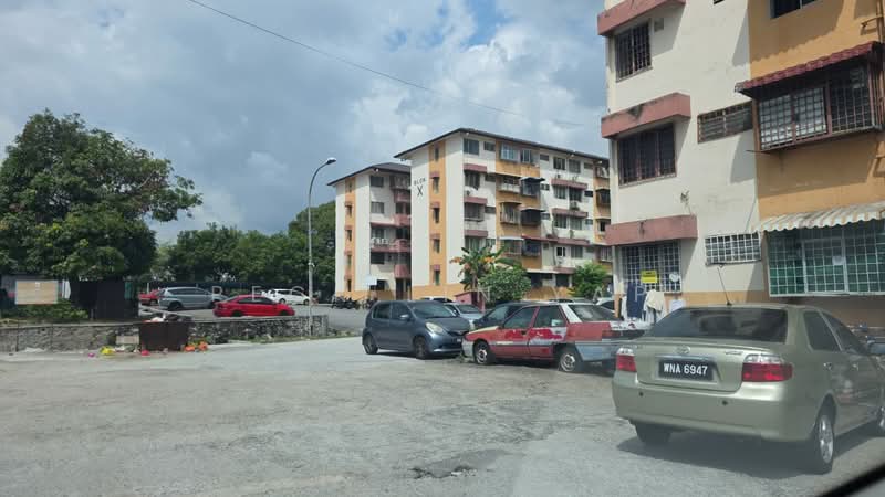 Pangsapuri untuk Dijual di Taman Megah Cheras Apartment - Peck Lin Yap - Exterior - PropertyGuru.com.my