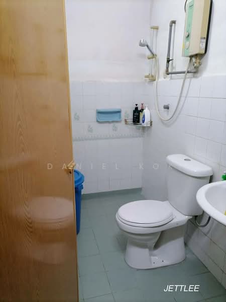 Rumah Teres 2-Tingkat untuk Dijual di Taman Bayu Perdana (Klang) - Daniel Kok - Bathroom - PropertyGuru.com.my