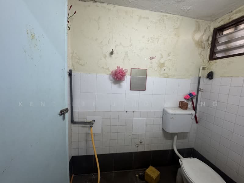 1-storey Terraced House for Sale in Taman Klang Jaya (Klang) - Kent Lee Jing Guang - Bathroom - PropertyGuru.com.my