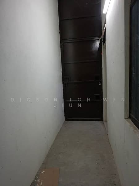 Shop / Office for Sale in Bachang (Melaka) - Dicson Loh Wen Jiun - Corridor - PropertyGuru.com.my