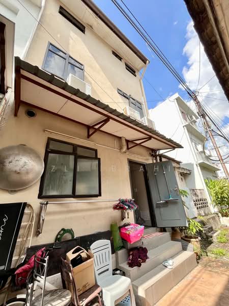 2-storey Terraced House for Sale in Taman Kosas (Ampang) - Azli Ibrahim - Exterior - PropertyGuru.com.my