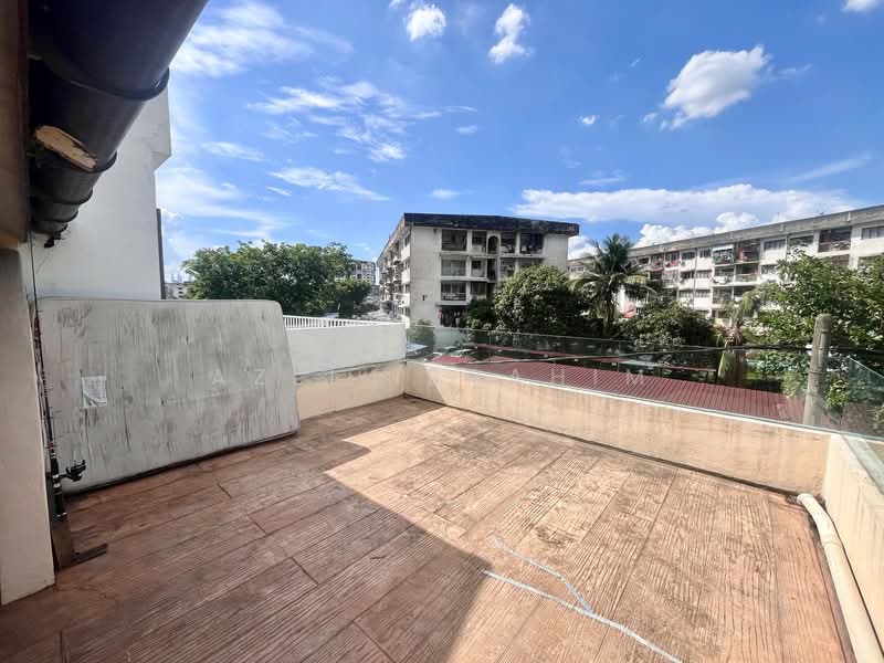 2-storey Terraced House for Sale in Taman Kosas (Ampang) - Azli Ibrahim - Exterior - PropertyGuru.com.my