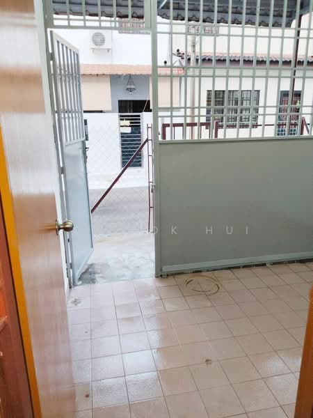 Rumah Teres 2-Tingkat untuk Dijual di Taman Tampoi Indah (Tampoi) - Loh Kok Hui - Entrance - PropertyGuru.com.my