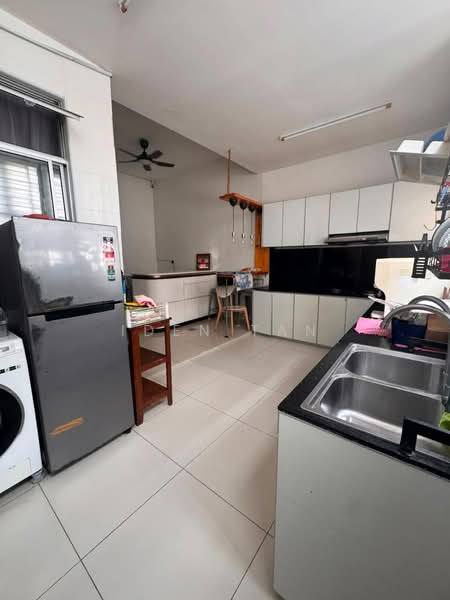 Rumah Teres 2-Tingkat untuk Dijual di Bandar Putra (Kulai) - Iden Tan - Kitchen - PropertyGuru.com.my