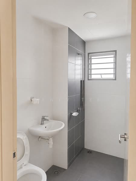 Rumah Teres 2-Tingkat untuk Disewa di Kota Bayuemas (Klang) - Canly Tee - Bathroom - PropertyGuru.com.my