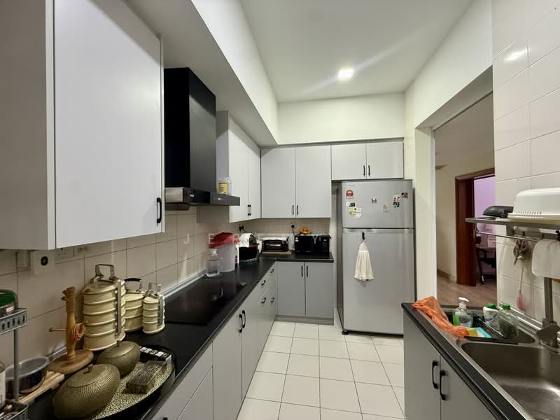 Service Residence for Rent at Kiara Designer Suites - Jeremy . - Kitchen - PropertyGuru.com.my