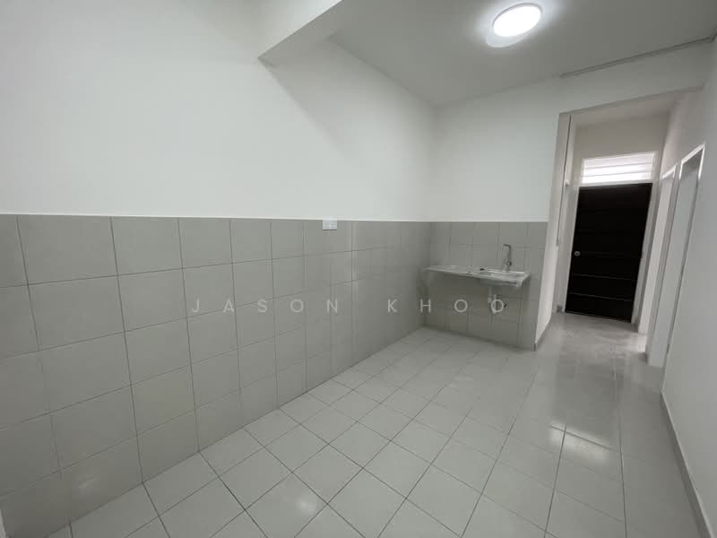 Rumah Bandar untuk Disewa di Bandar Putra (Kulai) - Jason Khoo - Kitchen - PropertyGuru.com.my
