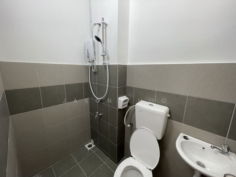 Rumah Bandar untuk Disewa di Bandar Putra (Kulai) - Jason Khoo - Bathroom - PropertyGuru.com.my