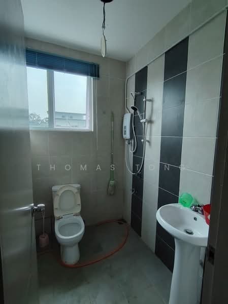 2-storey Terraced House for Rent in Samarahan (Sarawak) - Thomas Tong - Bathroom - PropertyGuru.com.my