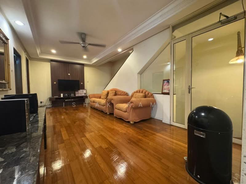 Rumah Berkembar untuk Dijual di Sri Hartamas (Kuala Lumpur) - Ishak Ramli - Living Room - PropertyGuru.com.my