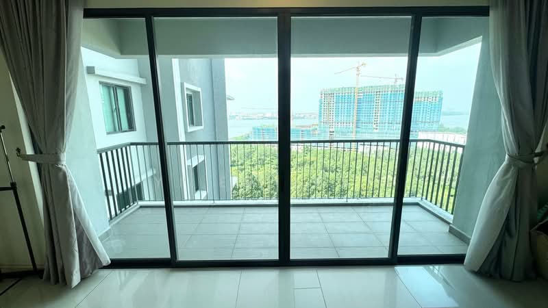 Kondominium untuk Dijual di The Straits View Condominium - Yi En Puah - Balcony - PropertyGuru.com.my