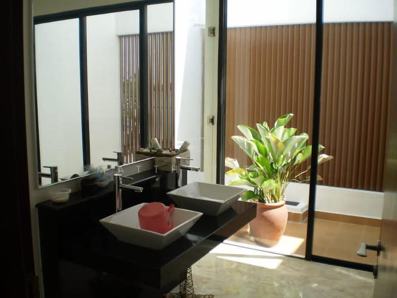 Semi-Detached House for Rent in Pusat Bandar Puchong (Puchong) - Matthew Tan - Bathroom - PropertyGuru.com.my