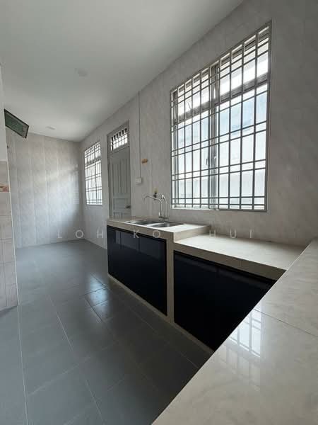 2-storey Terraced House for Sale in Taman Austin Perdana (Tebrau) - Loh Kok Hui - Kitchen - PropertyGuru.com.my