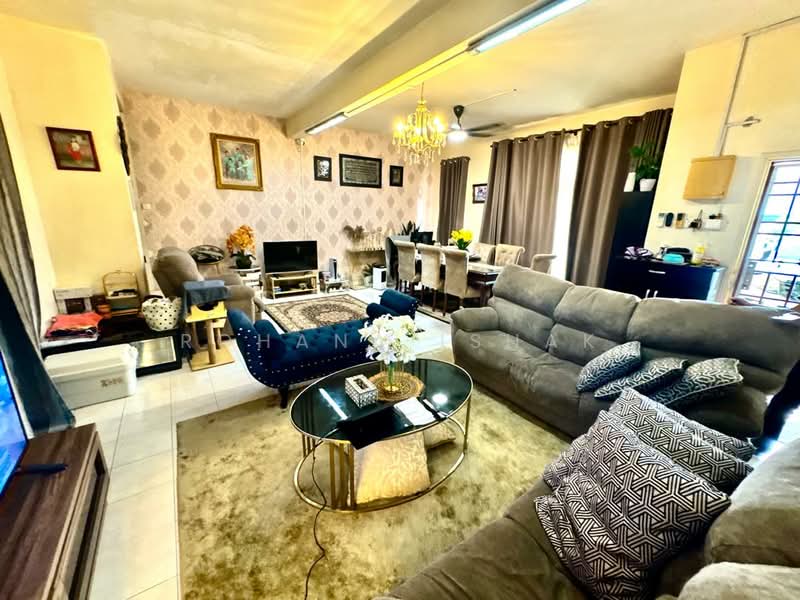 Semi-Detached House for Sale in Alam Suria (Puncak Alam) - Rohana Ishak - Living Room - PropertyGuru.com.my