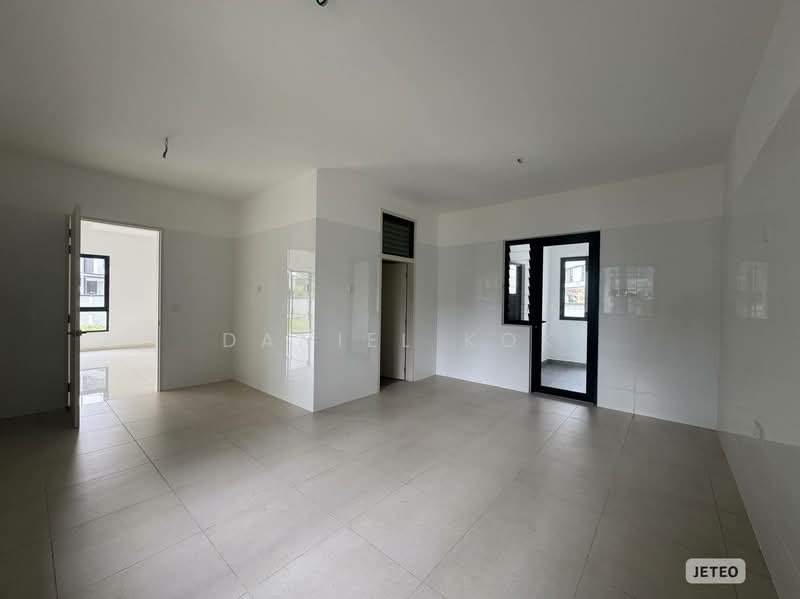 Rumah Berkembar untuk Dijual di Bandar Tropicana Aman (Telok Panglima Garang) - Daniel Kok - Living Room - PropertyGuru.com.my