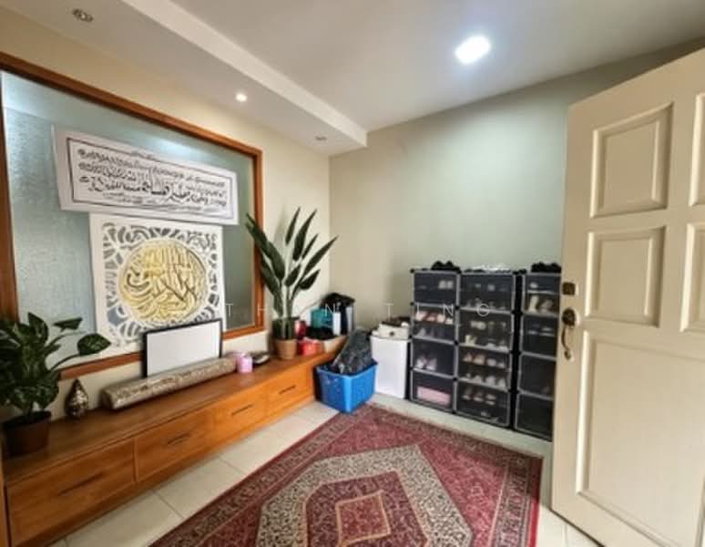 Rumah Teres 2 Tingkat untuk Dijual di Bukit Jelutong (Shah Alam) - Ethan Ting - Entrance - PropertyGuru.com.my