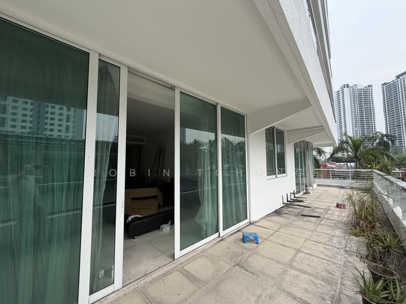 Kondominium untuk Dijual di Brunsfield EmbassyView - Robin Tchong - Balcony - PropertyGuru.com.my