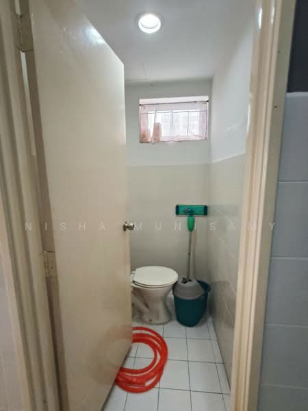 Condominium for Sale at The Tamarind - Nisha Munisamy - Bathroom - PropertyGuru.com.my
