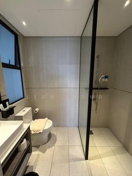 Kediaman Servis untuk Disewa di Millerz Square Serviced Residence - Leon Leong - Bathroom - PropertyGuru.com.my