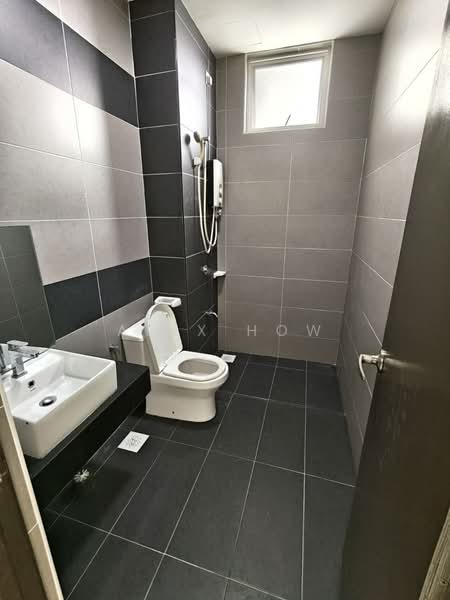 Kondominium untuk Disewa di M Condominium @ Larkin - Alex How - Bathroom - PropertyGuru.com.my
