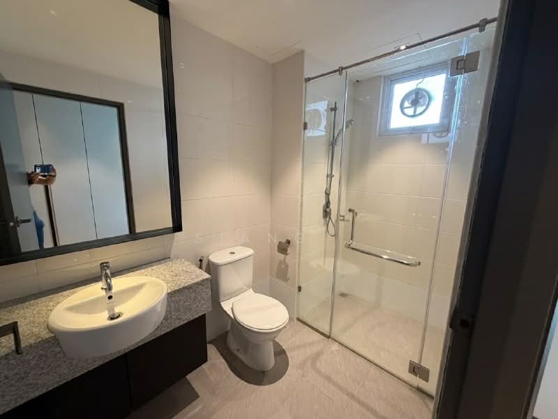 Kondominium untuk Dijual di Platino Condominium - Siang . - Bathroom - PropertyGuru.com.my