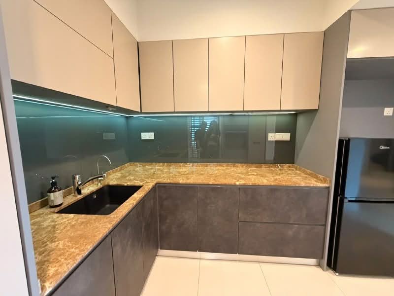 Kondominium untuk Dijual di Platino Condominium - Siang . - Kitchen - PropertyGuru.com.my