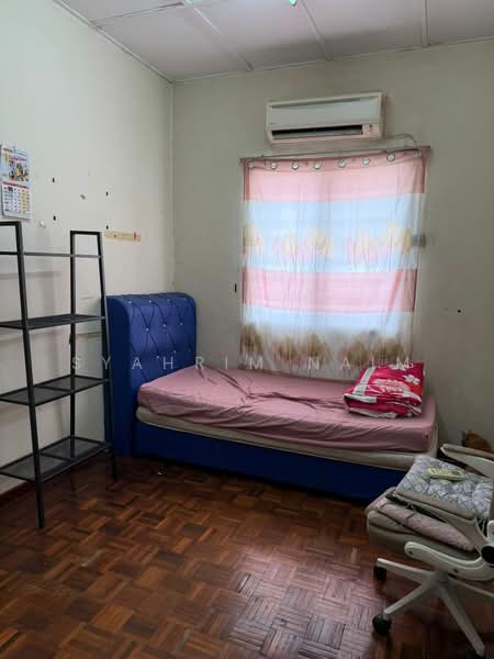 2-storey Terraced House for Sale in Taman Wawasan (Puchong) - Syahrim Naim - Bedroom - PropertyGuru.com.my