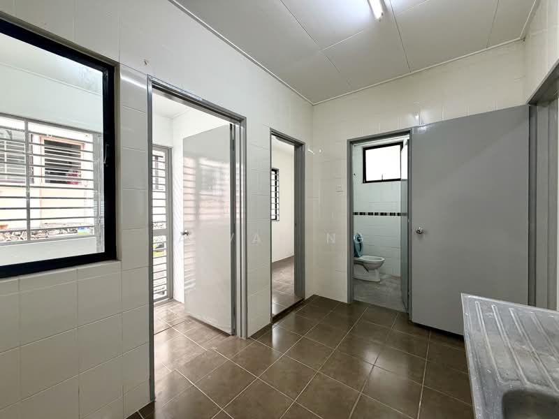 Rumah Teres 2-Tingkat untuk Dijual di Taman Cheras Vista (Cheras) - Aivan Ng - Bathroom - PropertyGuru.com.my