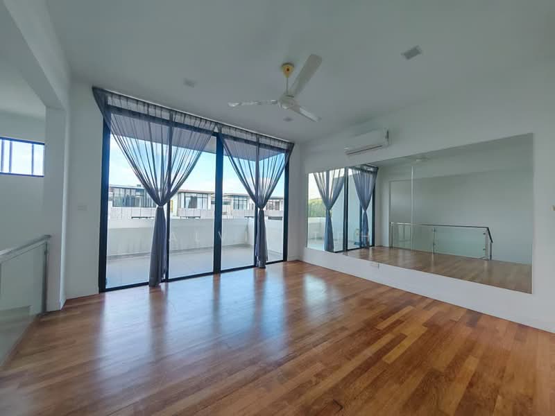 3-storey Terraced House for Rent in Puchong (Selangor) - Alvin Teh - Balcony - PropertyGuru.com.my
