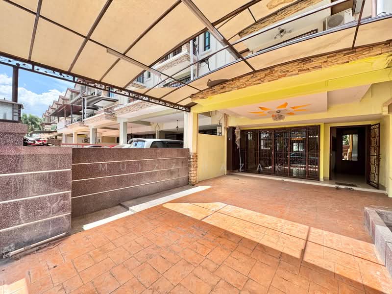 Rumah Teres 3-Tingkat untuk Dijual di Sentosa Villa (Kajang) - Muizz Razak - PropertyGuru.com.my