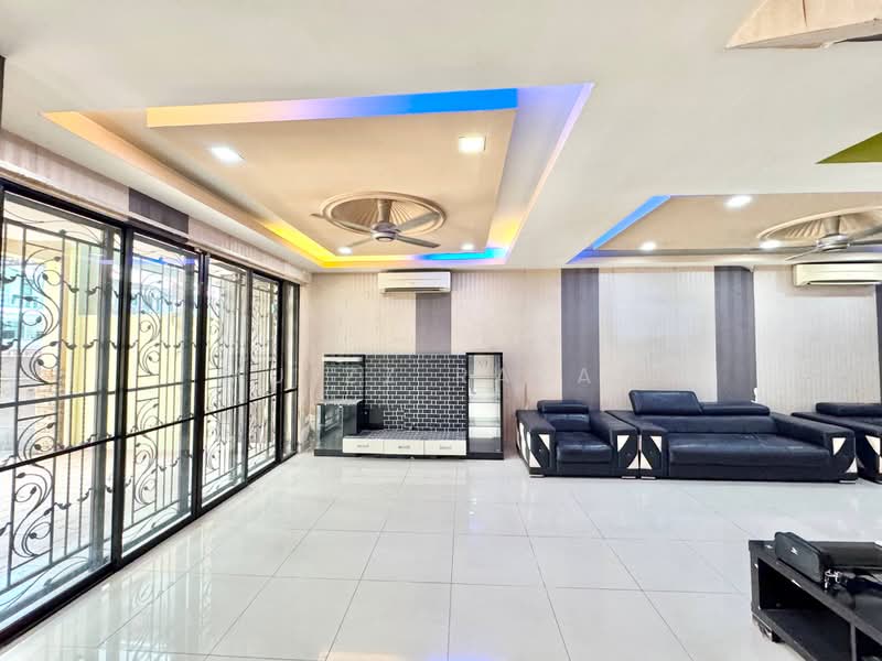 Rumah Teres 3-Tingkat untuk Dijual di Sentosa Villa (Kajang) - Muizz Razak - PropertyGuru.com.my