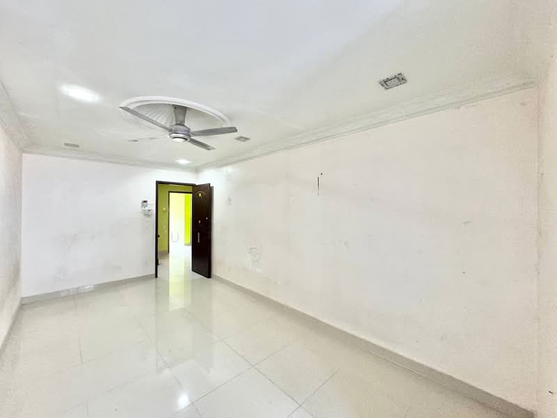Rumah Teres 3-Tingkat untuk Dijual di Sentosa Villa (Kajang) - Muizz Razak - PropertyGuru.com.my