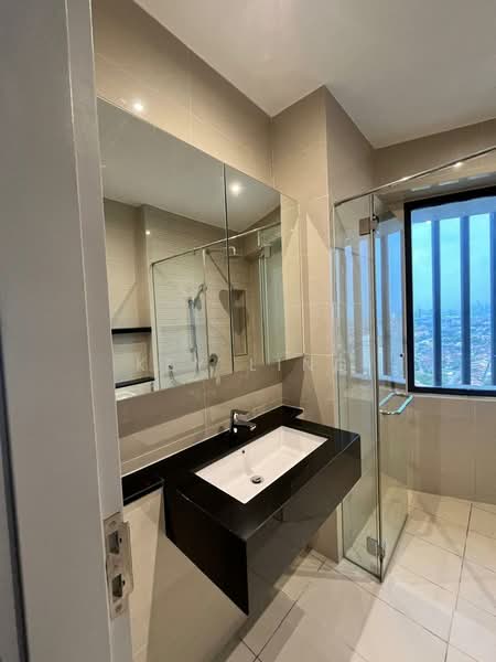 Service Residence for Sale at Sapphire Paradigm - Key Ling - Bathroom - PropertyGuru.com.my