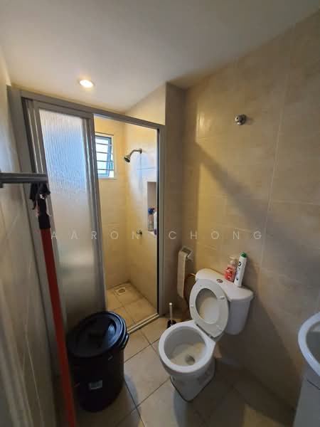 Townhouse for Sale in D'alpinia (Puchong) - Aaron Chong - Bathroom - PropertyGuru.com.my