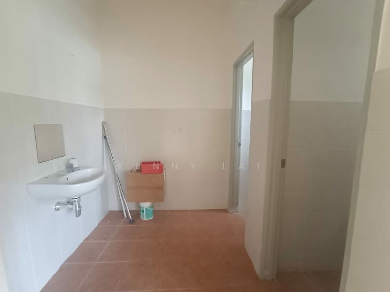 Pejabat untuk Disewa di Cheras (Selangor) - Kenny Lai - Bathroom - PropertyGuru.com.my