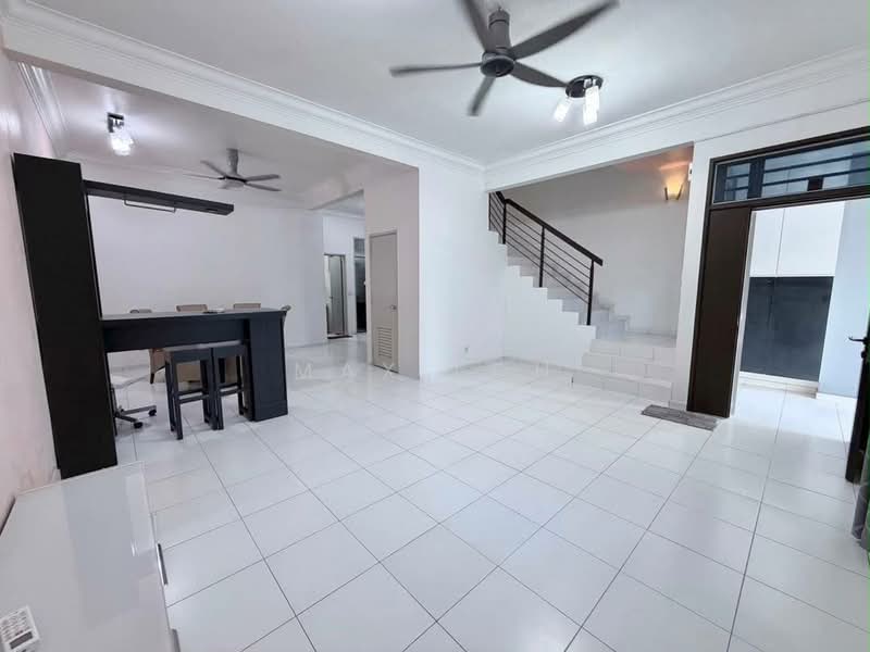 Rumah Teres 2 Tingkat untuk Dijual di Taman Setia Indah (Tebrau) - Max Loh - Living Room - PropertyGuru.com.my