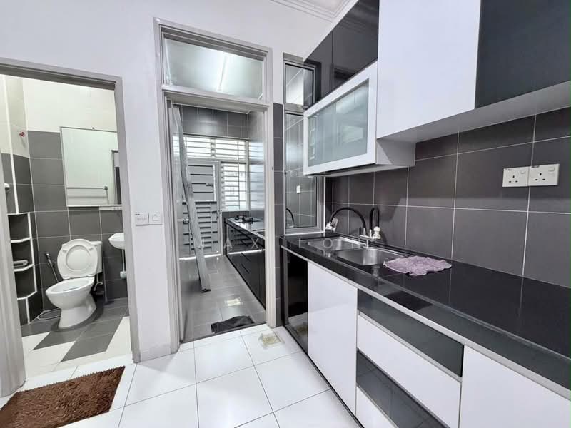 Rumah Teres 2 Tingkat untuk Dijual di Taman Setia Indah (Tebrau) - Max Loh - Kitchen - PropertyGuru.com.my