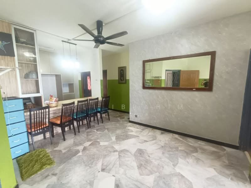Apartment for Sale at Sri Ledang - Azli Ibrahim - Dining Room - PropertyGuru.com.my