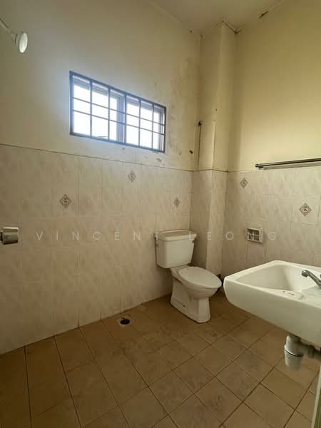 2-storey Terraced House for Sale in Bandar Bukit Tinggi (Klang) - Vincent Leong - Bathroom - PropertyGuru.com.my