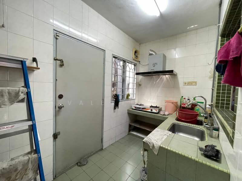 Rumah Teres 2-Tingkat untuk Dijual di Bandar Menjalara (Kuala Lumpur) - Valerie Ng - Kitchen - PropertyGuru.com.my
