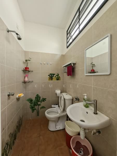 2.5-storey Terraced House for Sale in Skudai (Johor) - Kym Kee - Bathroom - PropertyGuru.com.my