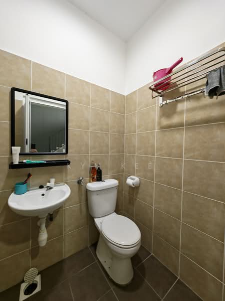2.5-storey Terraced House for Sale in Skudai (Johor) - Kym Kee - Bathroom - PropertyGuru.com.my