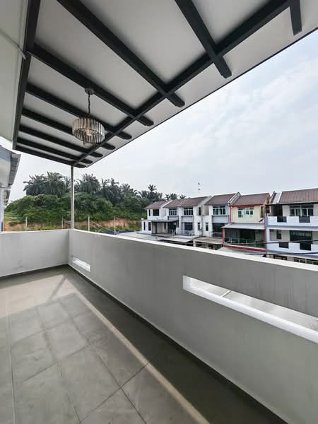 2.5-storey Terraced House for Sale in Skudai (Johor) - Kym Kee - Balcony - PropertyGuru.com.my