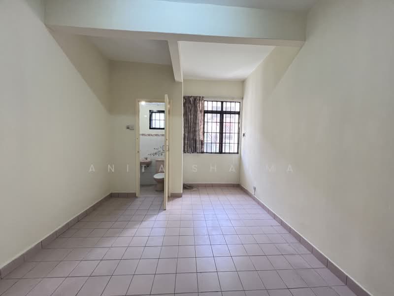 2-storey Terraced House for Rent in Bandar Utama 12 (Bandar Utama) - Anita Sharma - PropertyGuru.com.my