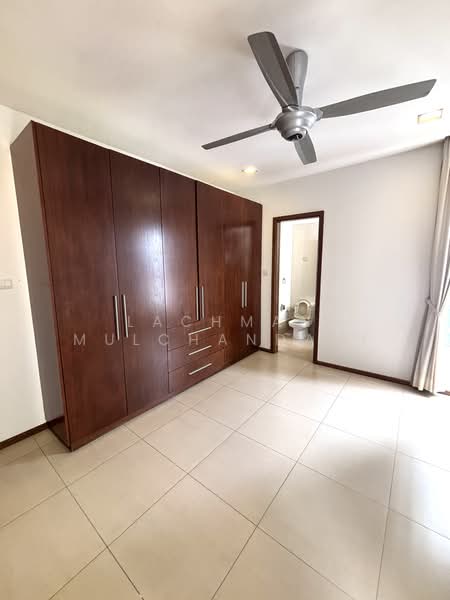 Kondominium untuk Disewa di Hijauan Kiara - Lachman Mulchandani - Second bedroom wardrobe - PropertyGuru.com.my