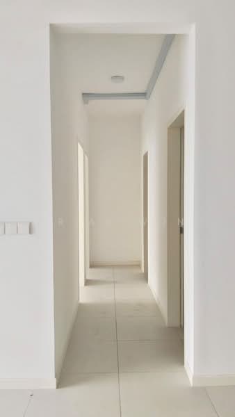 Kondominium untuk Disewa di Vierra Residence - Adrian Wong - Corridor - PropertyGuru.com.my